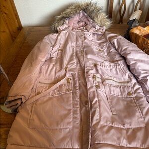 Elegant Pink Fur-Trimmed Women's Puffer Coat (very soft pink)